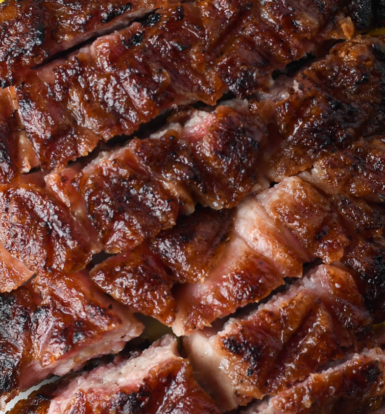 Carne a la plancha, fuego vivo